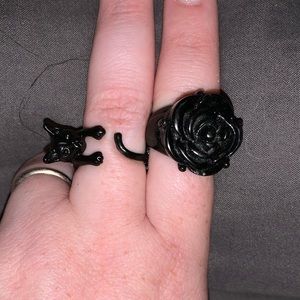 Black ring bundle
